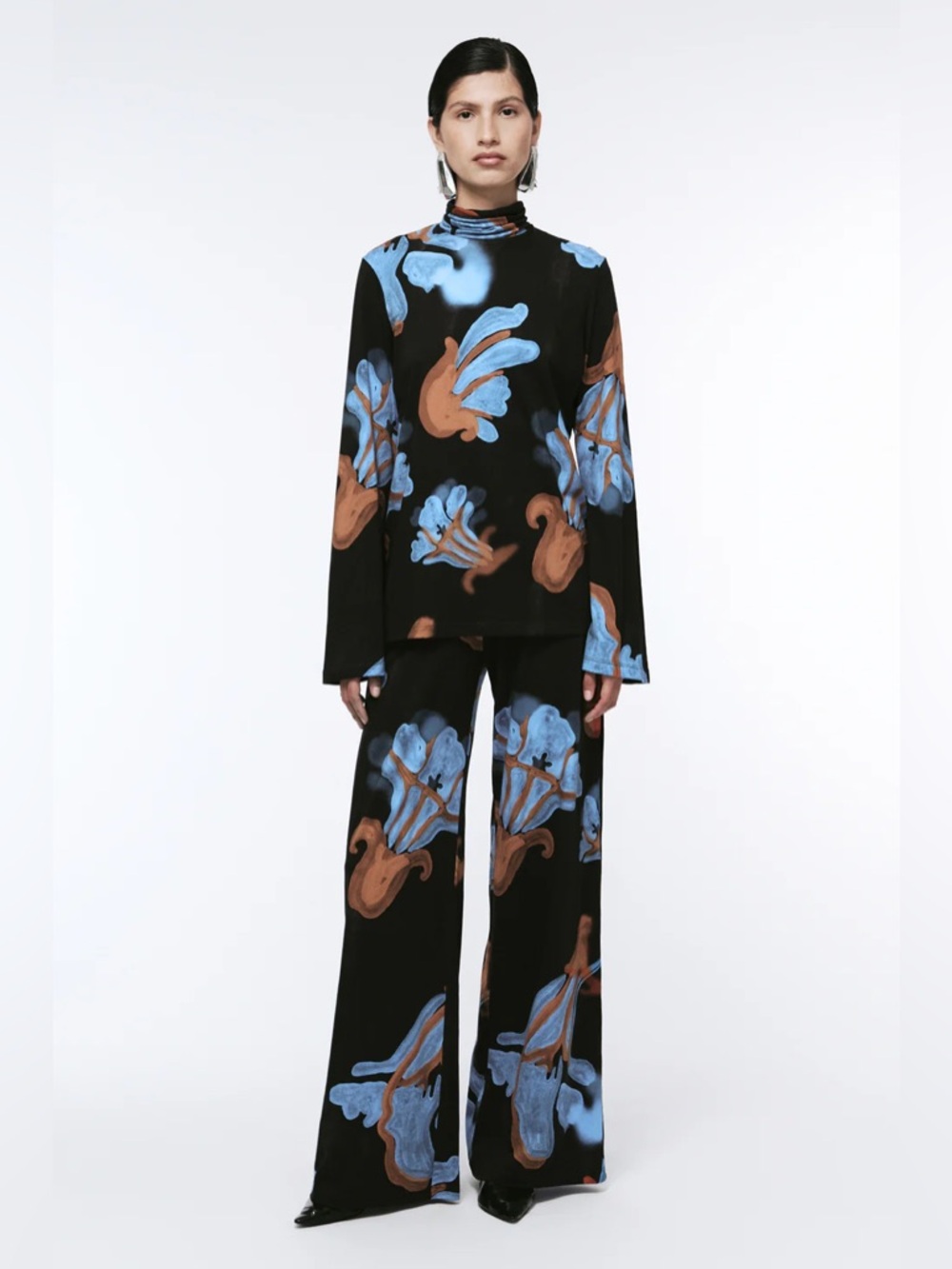 De Loreta Sur Top and Pants Set in Asturias Print